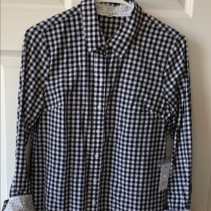 😀2/$20 Crown & Ivy Button Down